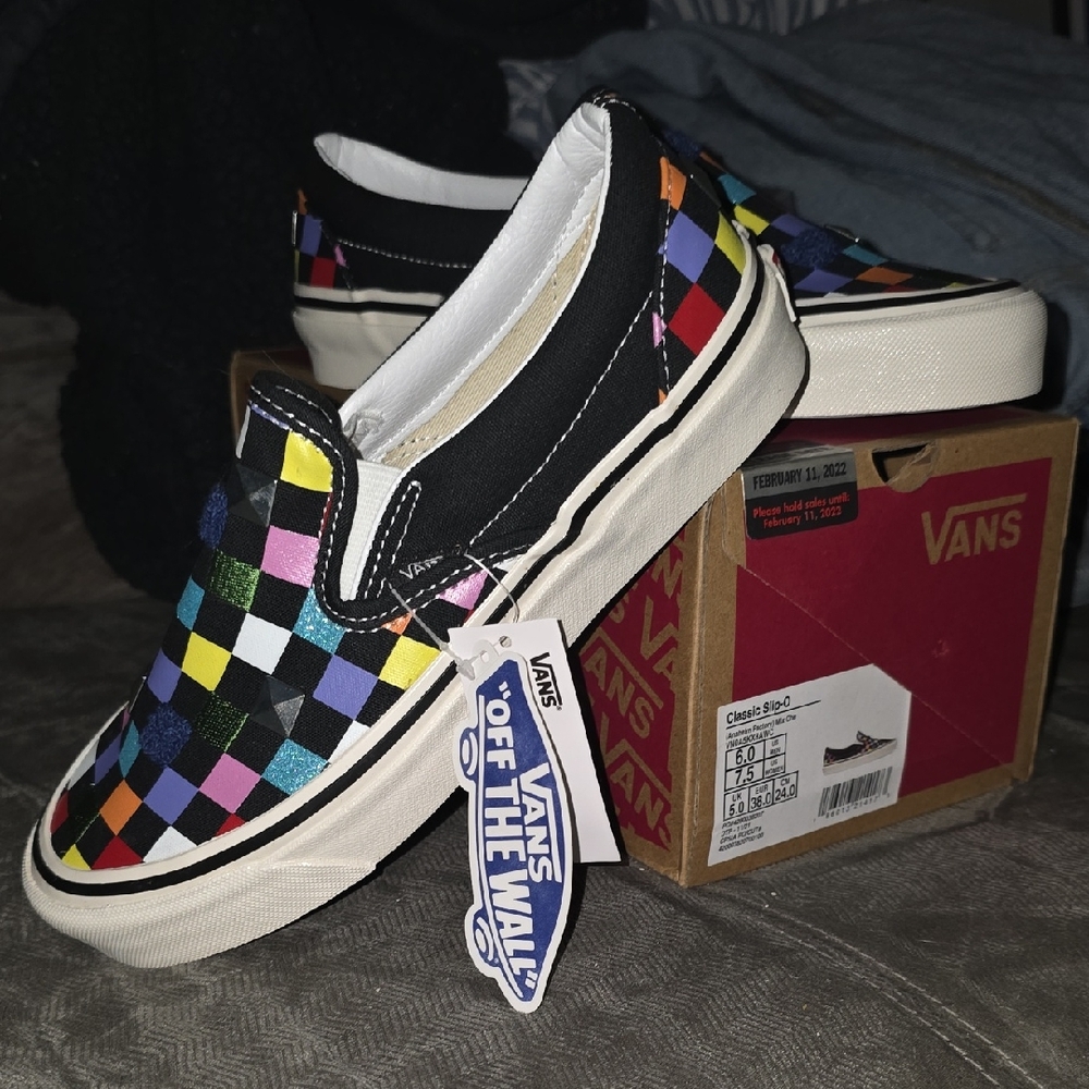 Vans LIMITED EDITION Women's- Sz 7.5